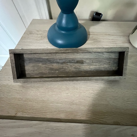 Floating wall shelf with hooks. - Picture 2 of 8